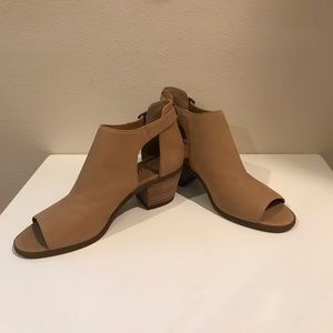Tan Open-toes Booties